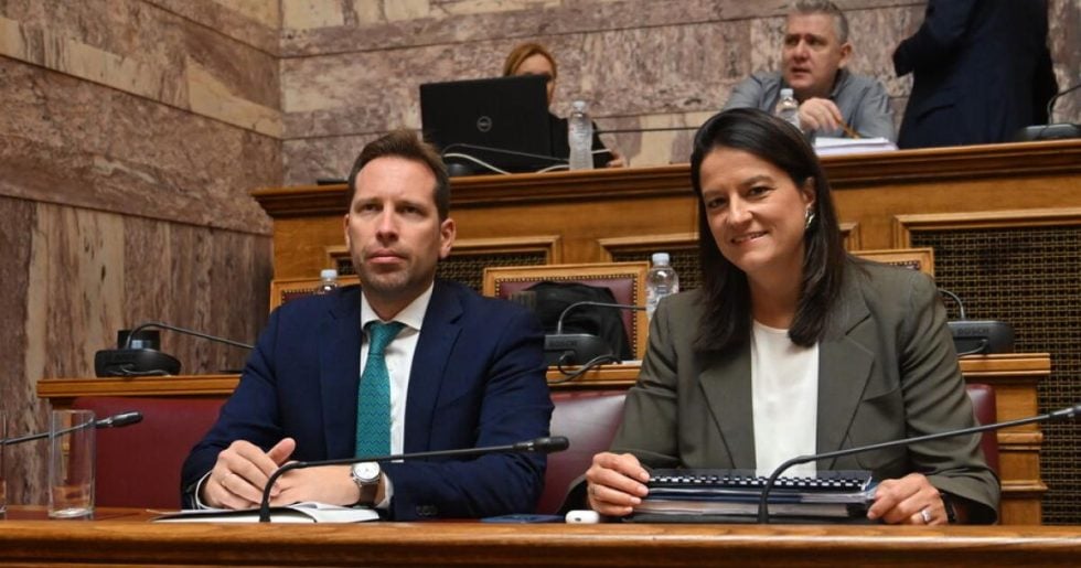 Φουντώνει η κόντρα για τις συλλογικές συμβάσεις